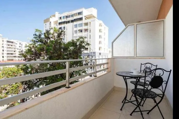 Mello Apartamento Renovado, Praia De Quarteira Apartment