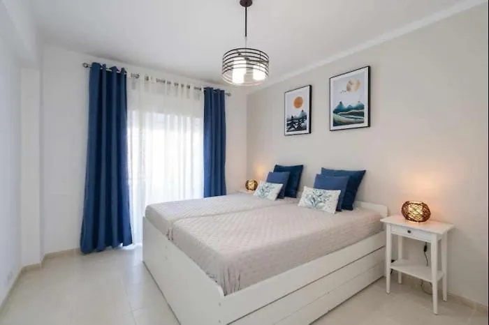Mello Apartamento Renovado, Praia De Quarteira 0*,  Portugal